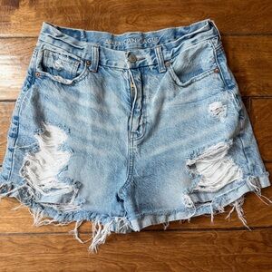 American Eagle Distressed Denim Cutoff Shorts Light Wash Size 4
